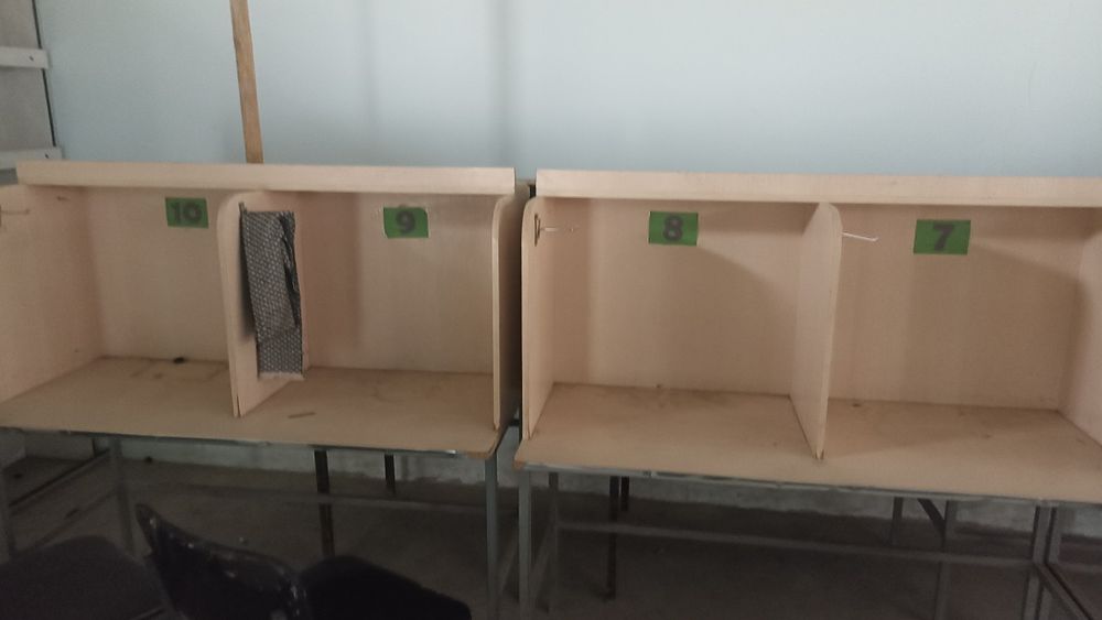 Game club uchun stol stullar sotiladi 25 ta kompyuterga