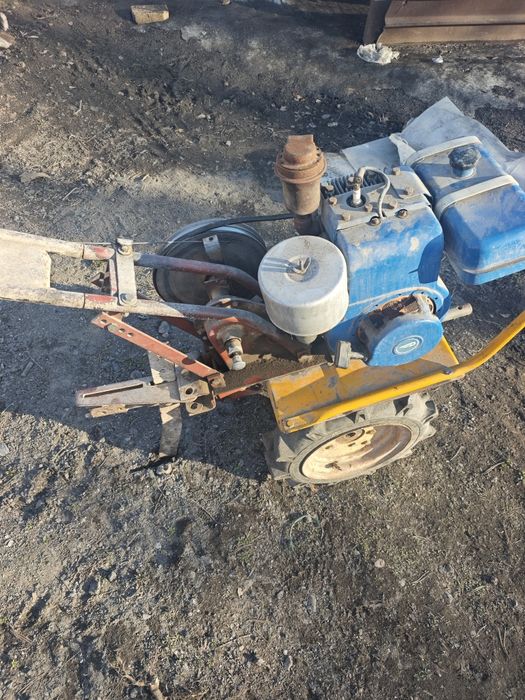 Продам мотоблок сами заводите