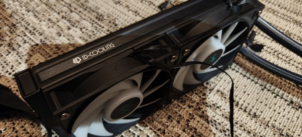 Водяное охлаждение id-cooling,без креплений