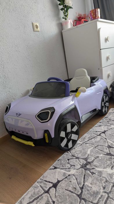 Лицензирана акумулаторна кола Mini Concept Aceman 24V