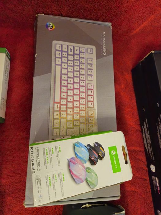 Tastatura mars gaming noua și mouse Logitech sau lycander