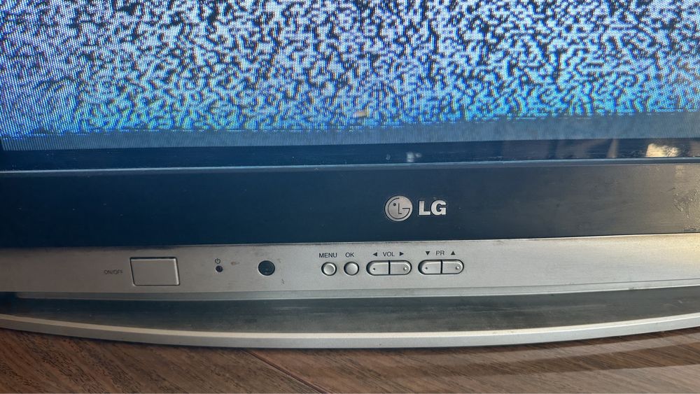 Телевизор LG рабочий 53см