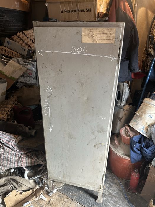 Продам шкаф металлический