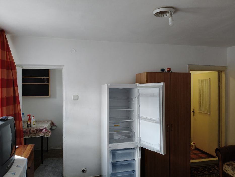 Închiriez apartament