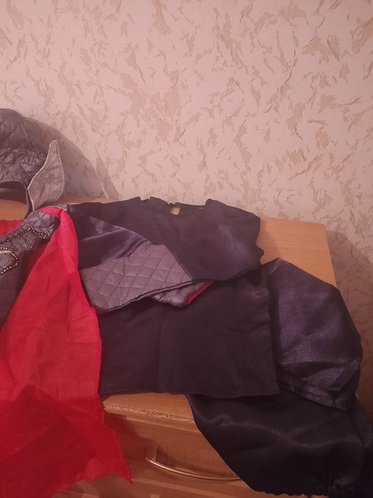 Продам новогодние костюмы