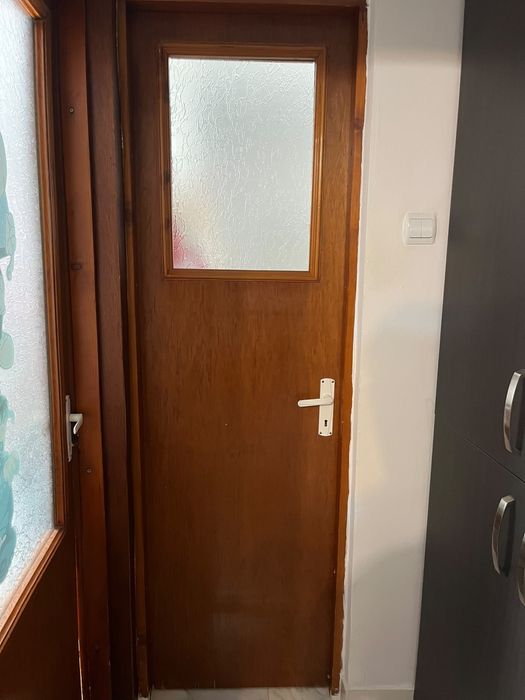 Vand usi de interior