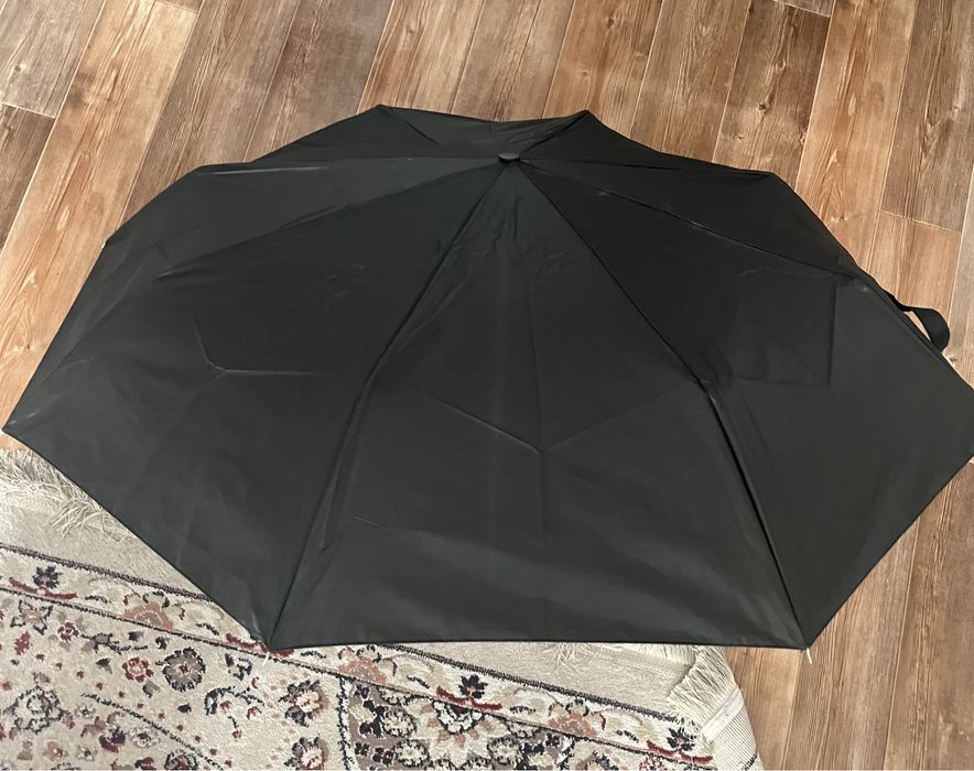 Продам зонтик черный