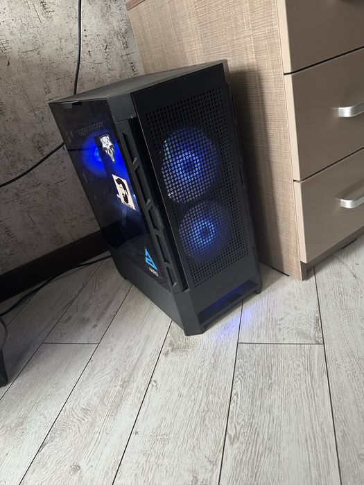 Игровой компьютер с периферией