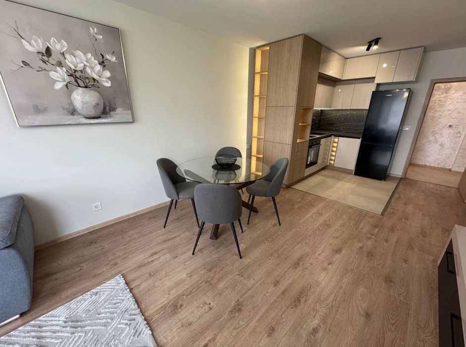 Дава се под наем Тристаен апартамент в София, Зона Б-5 - 116 кв.м за 900 € - Снимка #3