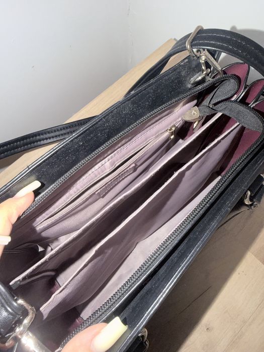 Сумка продается черная