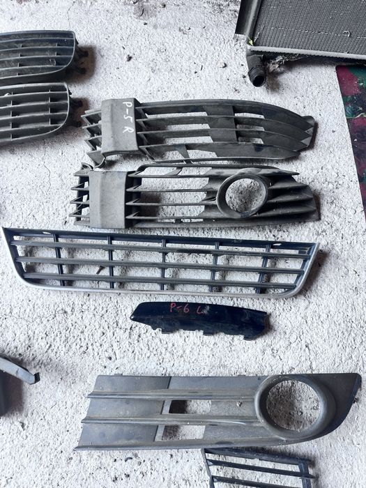 Решетка / решетки предна броня VAG golf 5 touran passat b6 audi seat