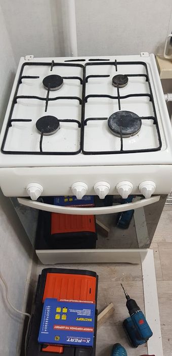 Газовая плита Zanussi  продам