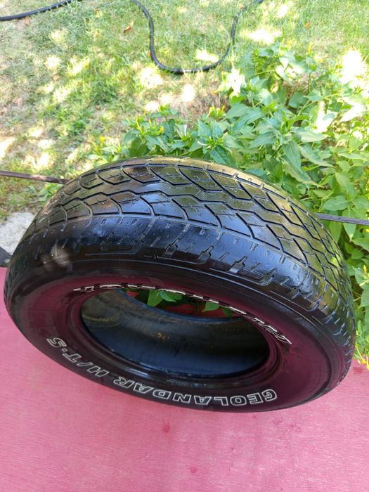 Покрышка  275/ 65 . 17 срочно