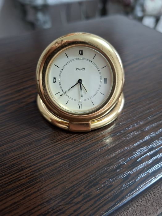 Продаётся часы VAN CLEEF