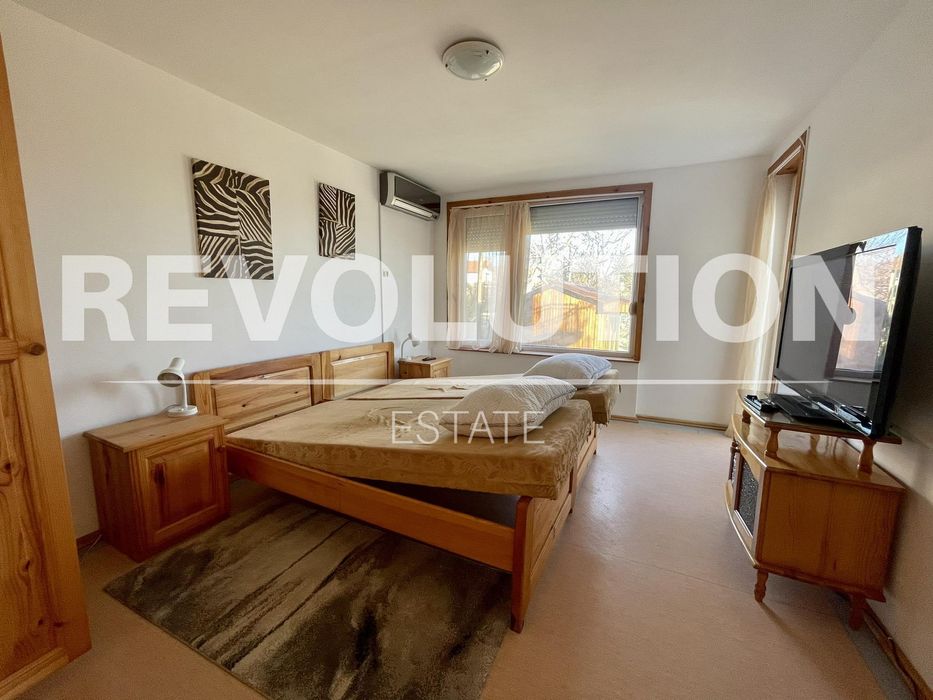 Дава се под наем Къща в к.к. Златни пясъци - 180 кв.м за 1018.98 € - Снимка #3