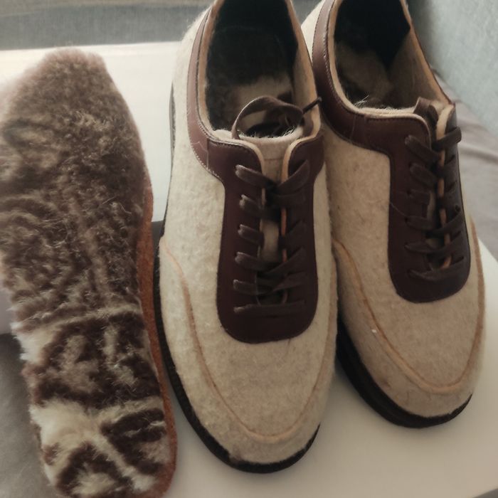 Зимние новые кроссовки