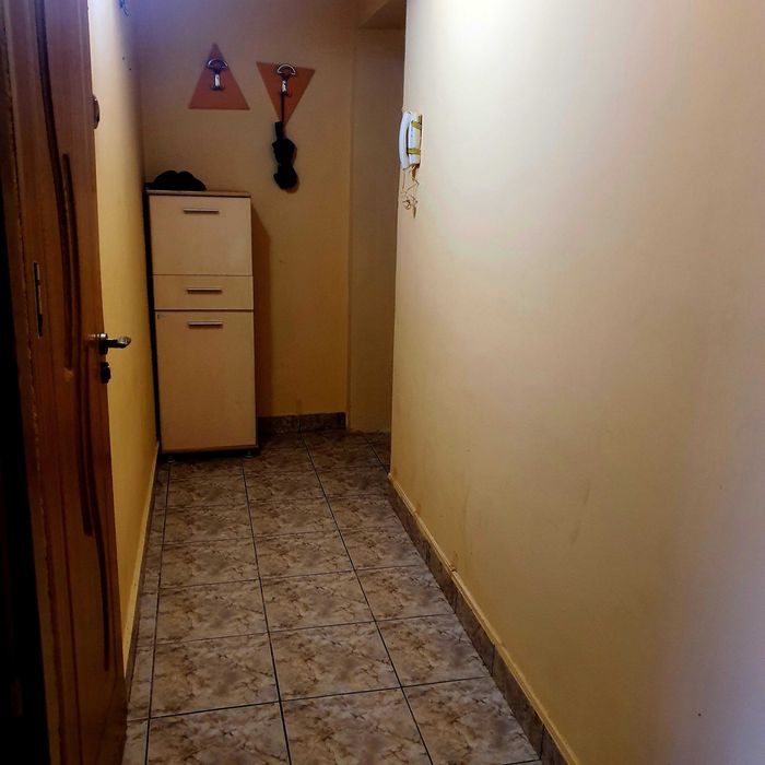 Inchiriez apartament