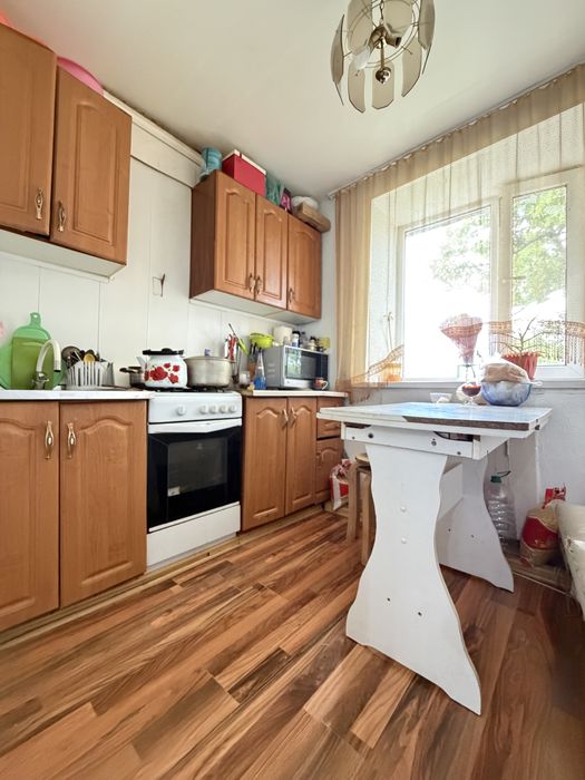 Продается 2-х комн.кв в районе Жазира.