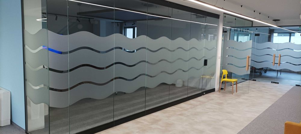 Професионална изработка на реклами и монтаж на фолио