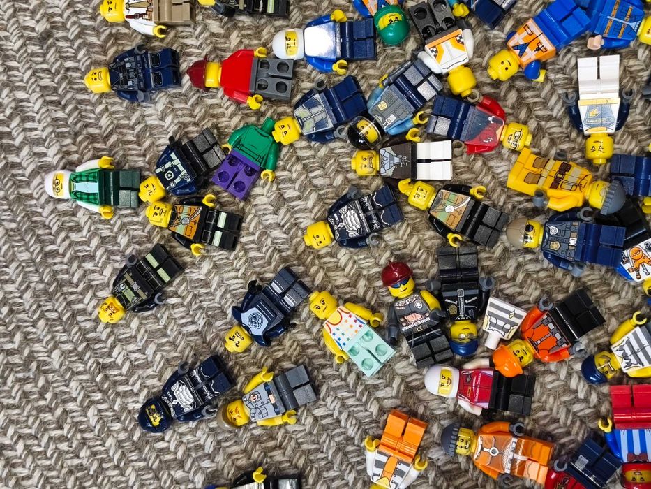 LEGO Минифигури разнообразни - ASSORTED LEGO MINIFIGURES
