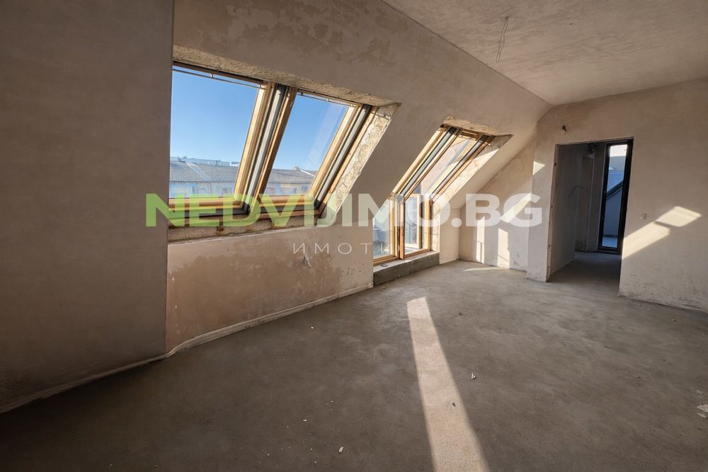Продава се Четиристаен апартамент в Варна, Окръжна болница - 184 кв.м за 969 €/кв.м - Снимка #4
