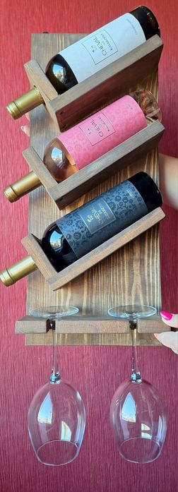 Стойка за вино и чаши