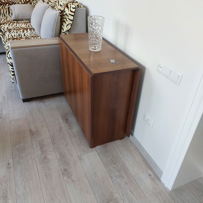 Стол книжка в хорошем состоянии.