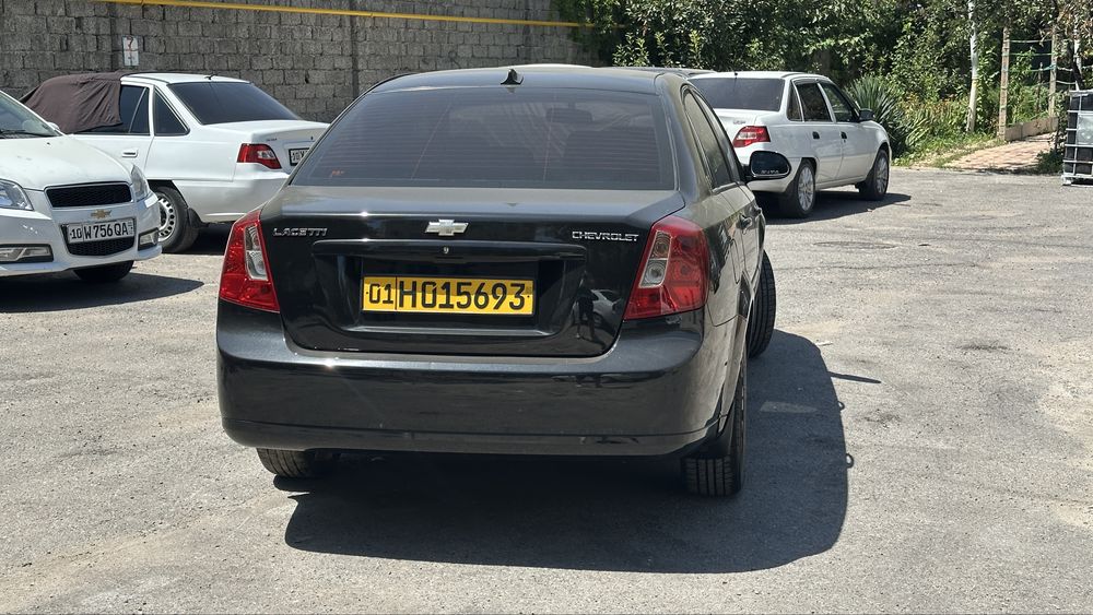 Lacetti автомат 1.8 2009 год 137000 км, краска Чистая Одни руки Бензин
