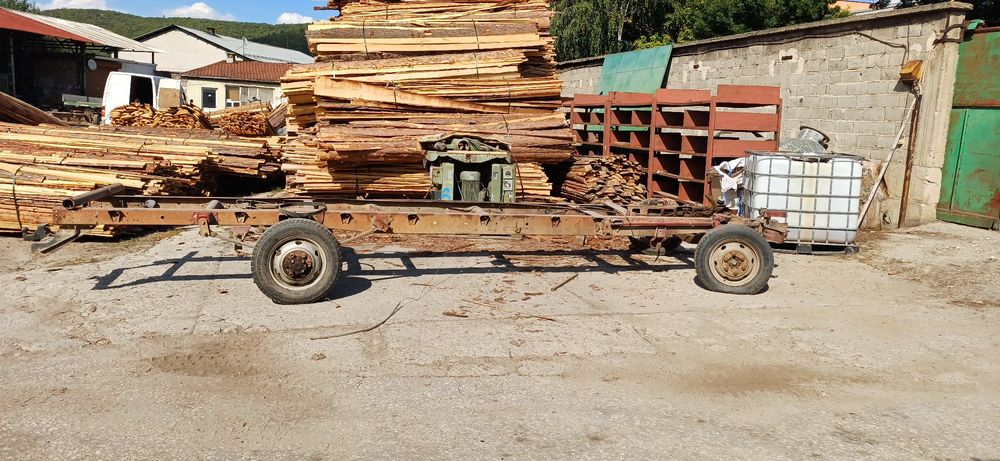 Шаси за ивеко 35-10 дълга база двойна гума междуосието е 390см