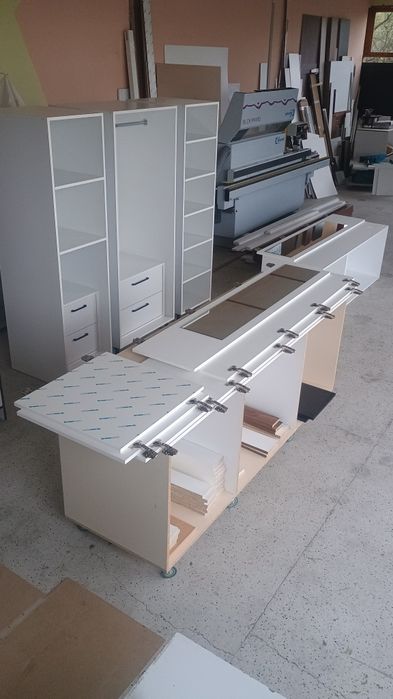 Мебели по поръчка   Дърводелски услуги