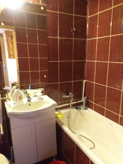 inchiriez apartament zona cetate