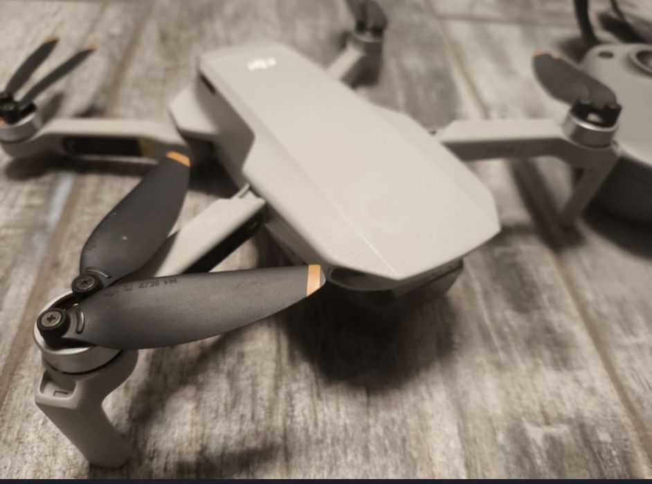 Продам Дрон DJI mini 2 combo