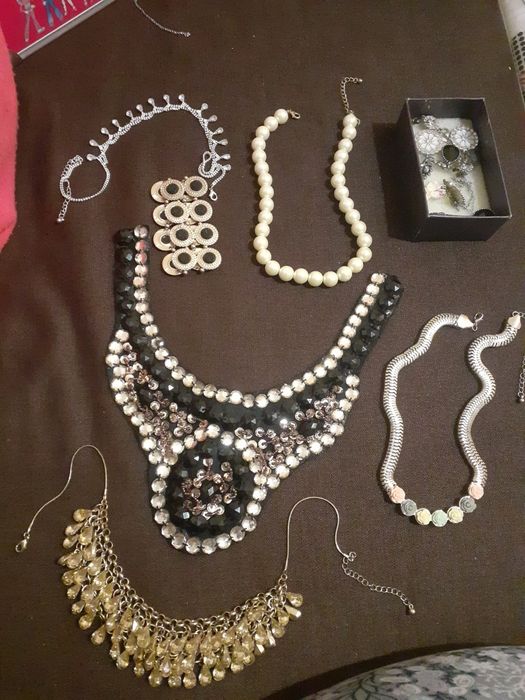 Accesorise Бижута от Англия