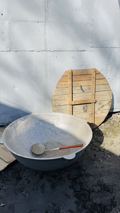 Продам чугунный казан