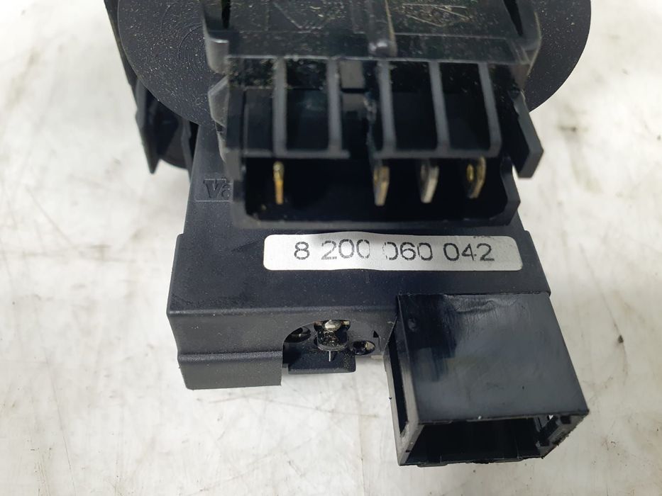 Buton reglaj faruri 8200060042 Renault Clio 2  [din 1998 pana  2005]