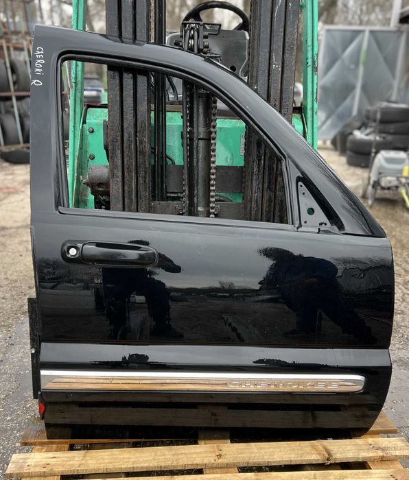 Предна врата за Jeep Cherokee / Джийп Чероки 2007г