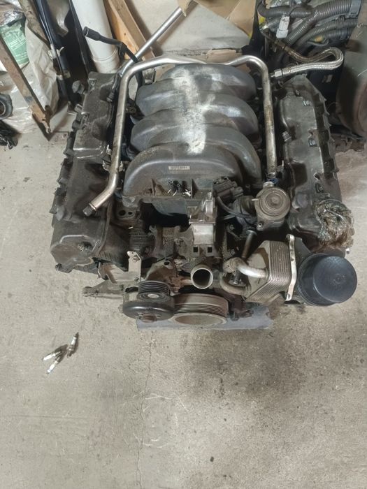 Продам двигатель на Мерседес 112