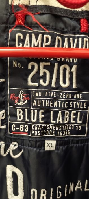 Geacă de iarnă unisex CAMP DAVID pe Roșu Bordeaux

Design și funcționa