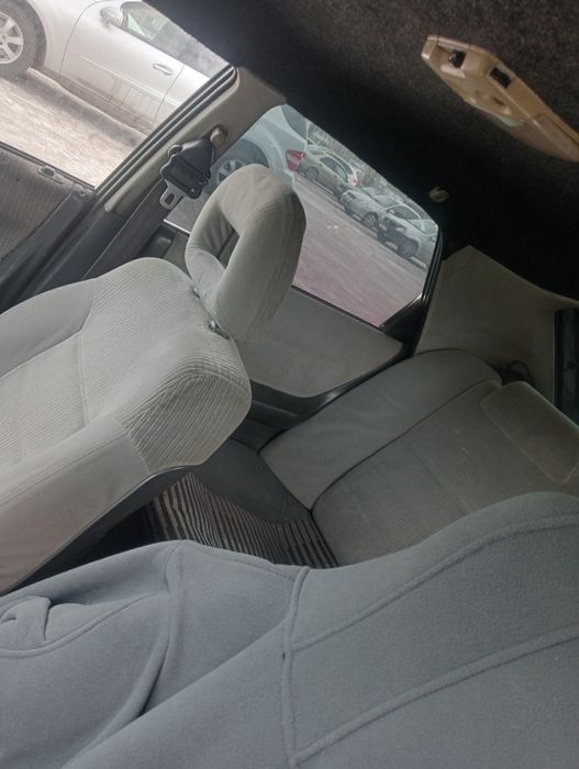 Продам срочно Mazda 323