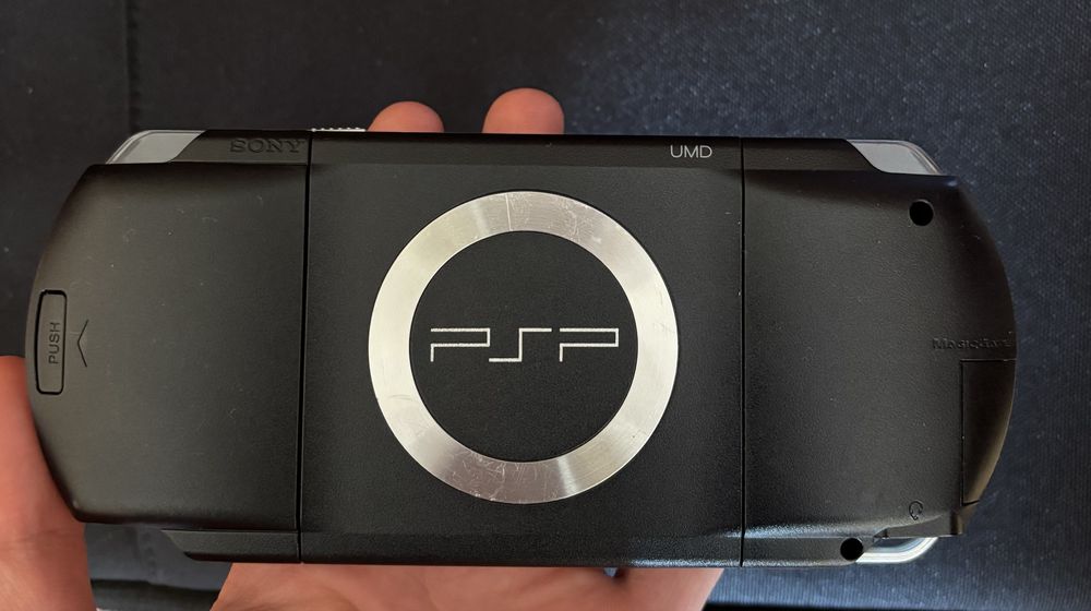 Psp 1000 - 64 gb sd, много игри