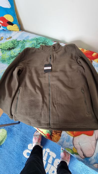 Продавам мъжки суичер!