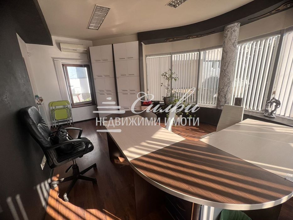 Дава се под наем Офис в Търговище, Център - 25 кв.м за 153 € - Снимка #1