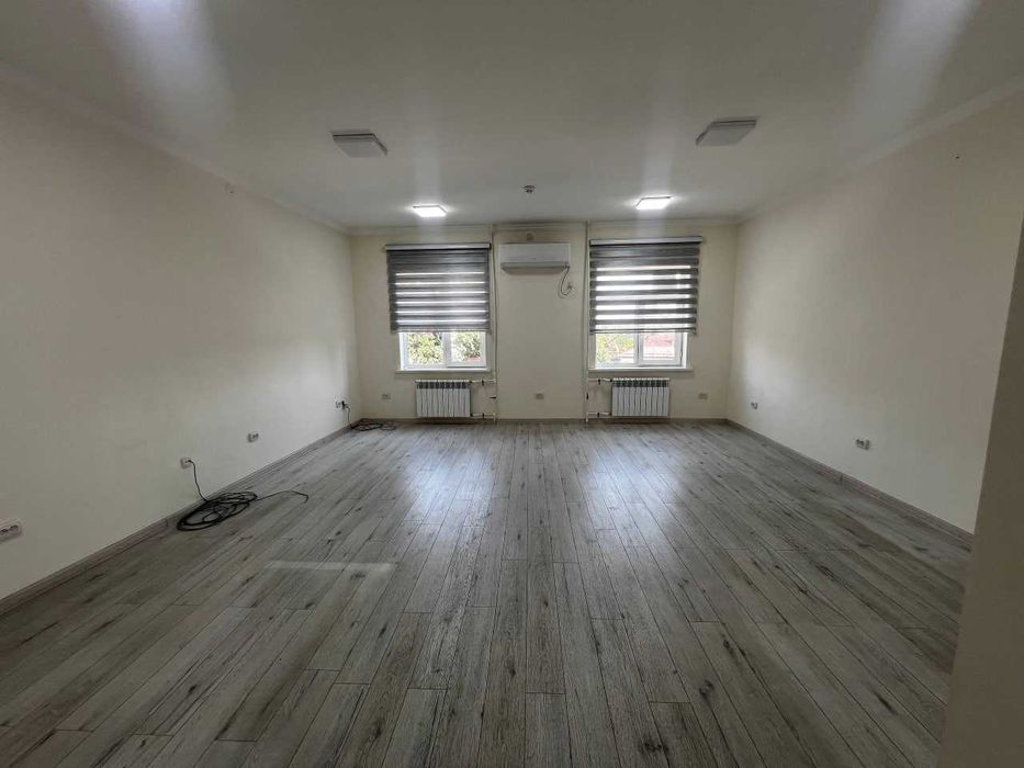 Сдаются офисы в БИЗНЕС-ЦЕНТРЕ на Шота Руставели|  415 и 550 м² (55)