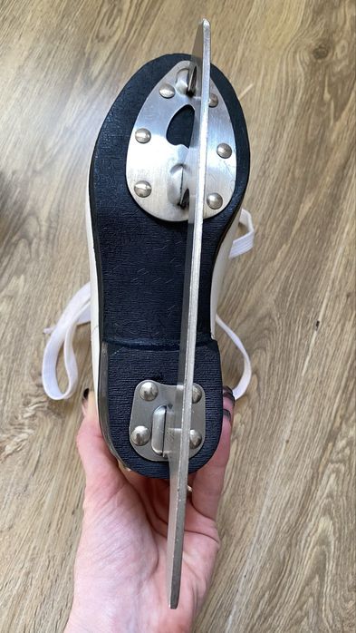 Коньки фигурные 31-32