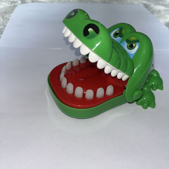 Игрушка кусающий крокодил
