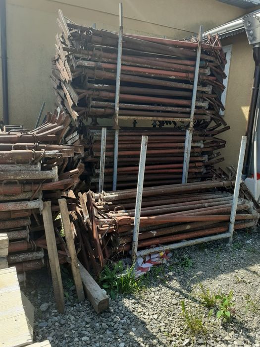 Ofer spre inchiriere popi metalici