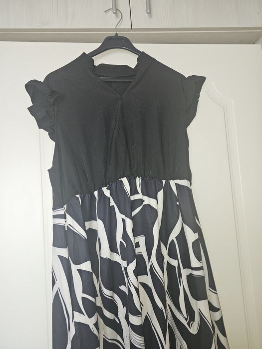 Rochie noua mărimea 42-44