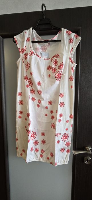 Продавам дамски дрехи на едро