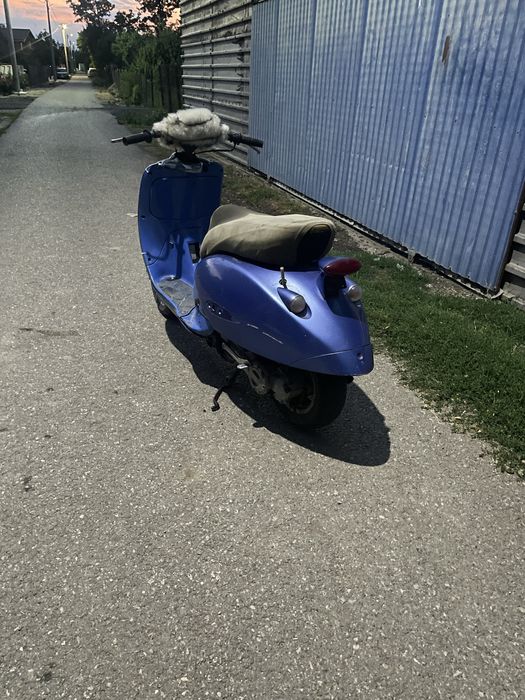 Scuter de vanzare are pana pe spate schimb cu bicicleta sau trotineta   Aprilia Habana retro de 125cc 4 t
