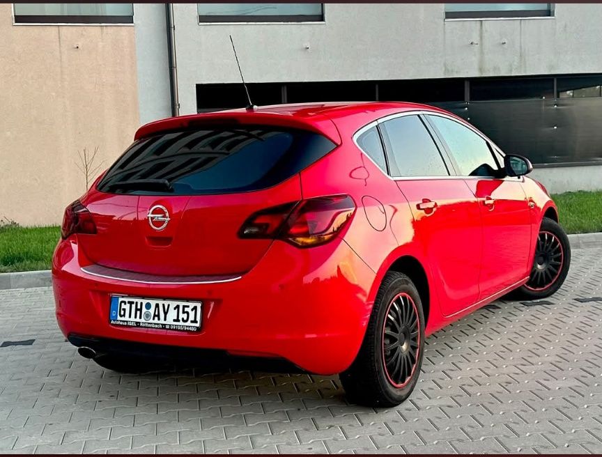 Opel Astra J 2010